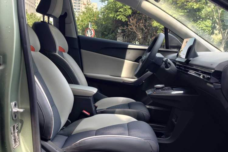 Used MG 4 EV 2022 425 km Fashion Edition Interior 3