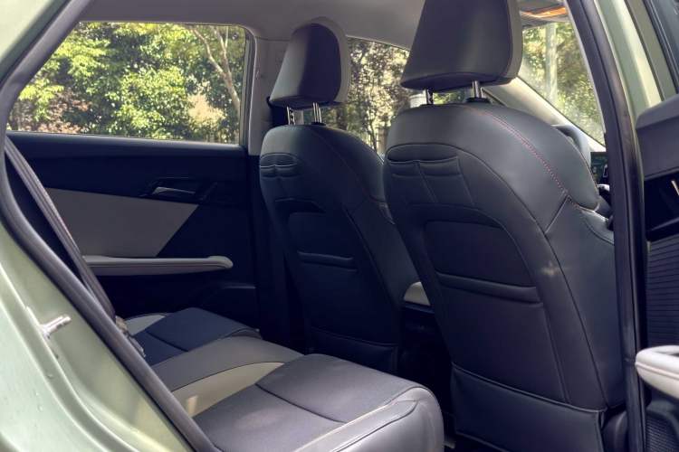 Used MG 4 EV 2022 425 km Fashion Edition Interior 4