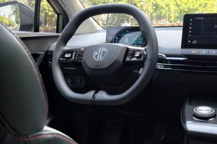 Used MG 4 EV 2022 425 km Fashion Edition Interior 5