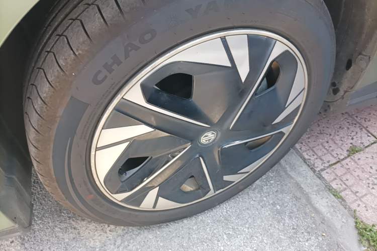 Used MG 4 EV 2022 425 km Fashion Edition Left Front Wheel Hub