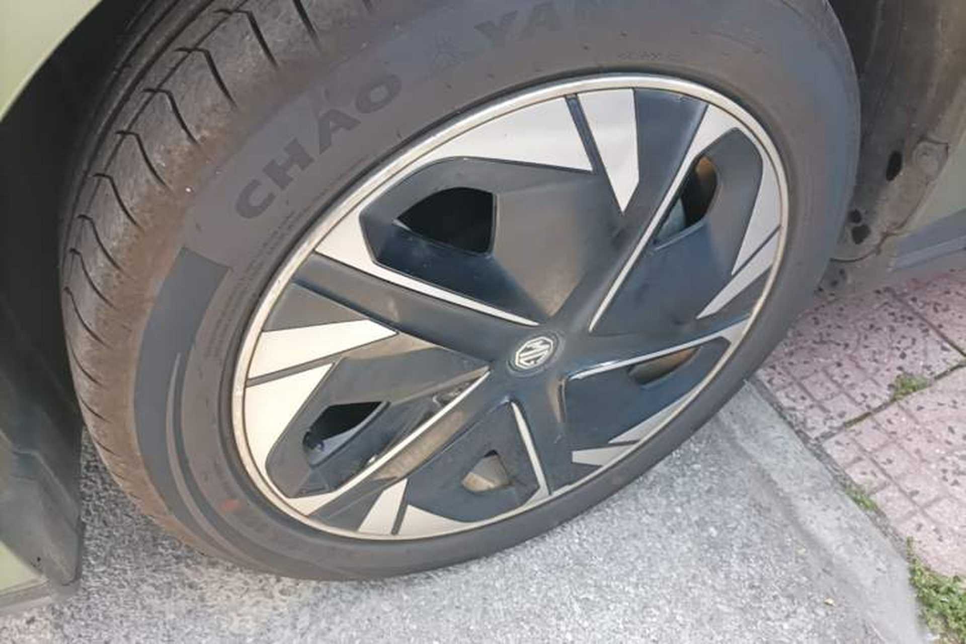 Used MG 4 EV 2022 425 km Fashion Edition Left Front Wheel Hub
