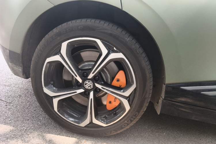 Used MG 4 EV 2022 460 km All-Wheel-Drive Performance Version Right Rear Wheel Hub