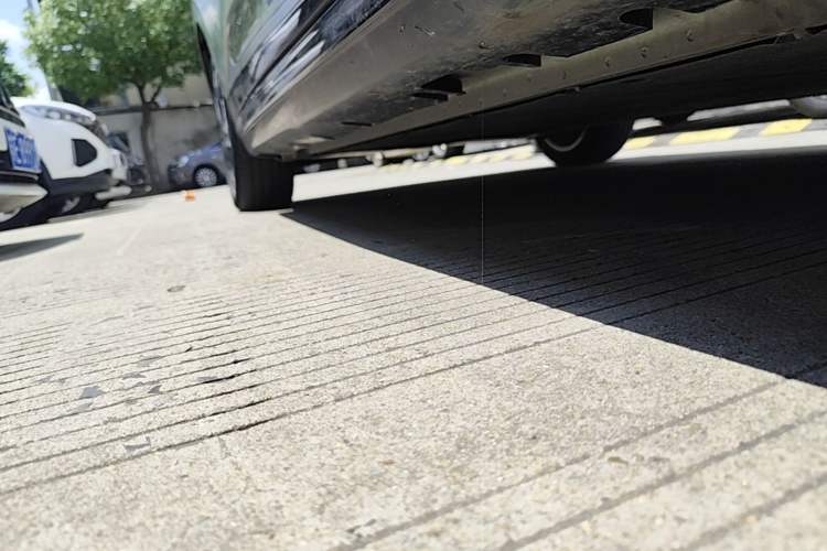 Used MG 4 EV 2022 520 km Luxury Edition Right Side Sill