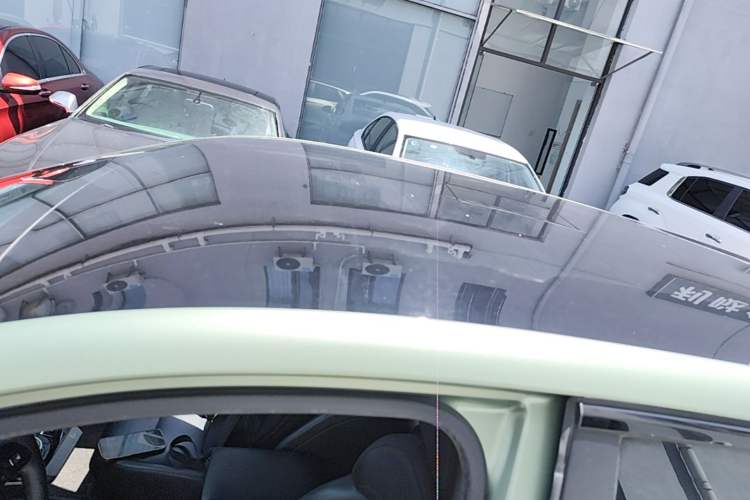 Used MG 4 EV 2022 520 km Luxury Edition Roof