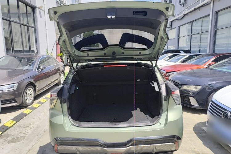 Used MG 4 EV 2022 520 km Luxury Edition Trunk