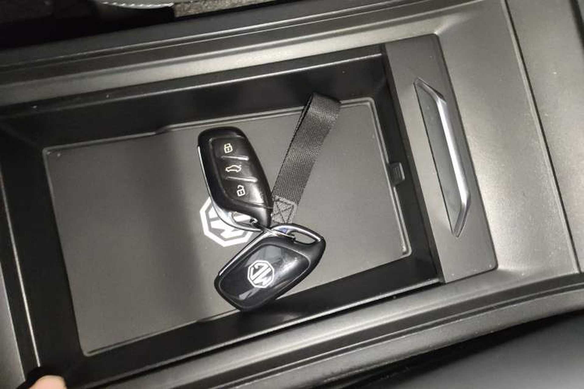 Used MG 4 EV 2022 425 km Luxury Edition Vehicle Key