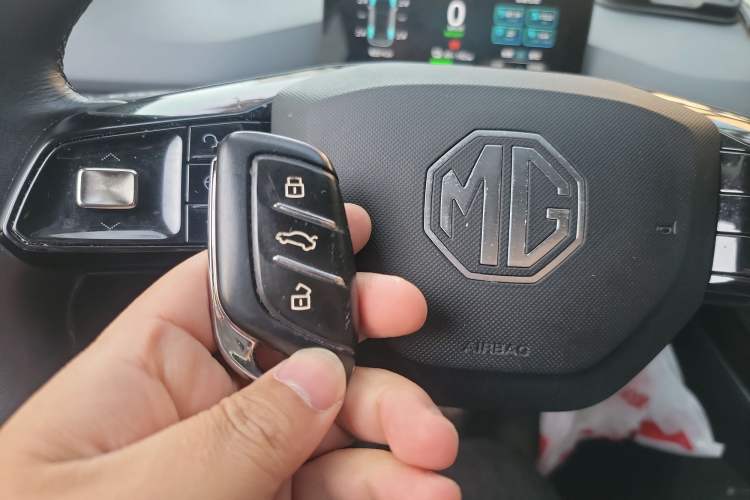 Used MG 4 EV 2022 425 km Luxury Edition Vehicle Key