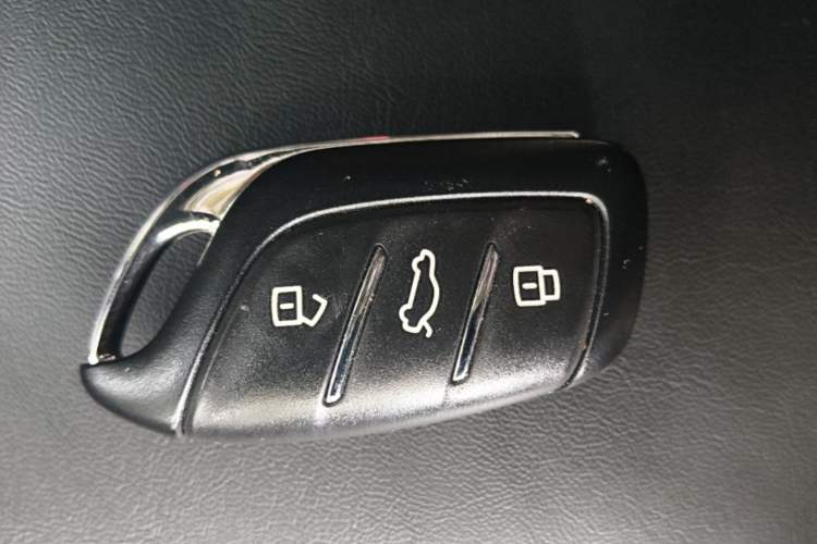 Used MG 4 EV 2022 460 km All-Wheel-Drive Performance Version Vehicle Key