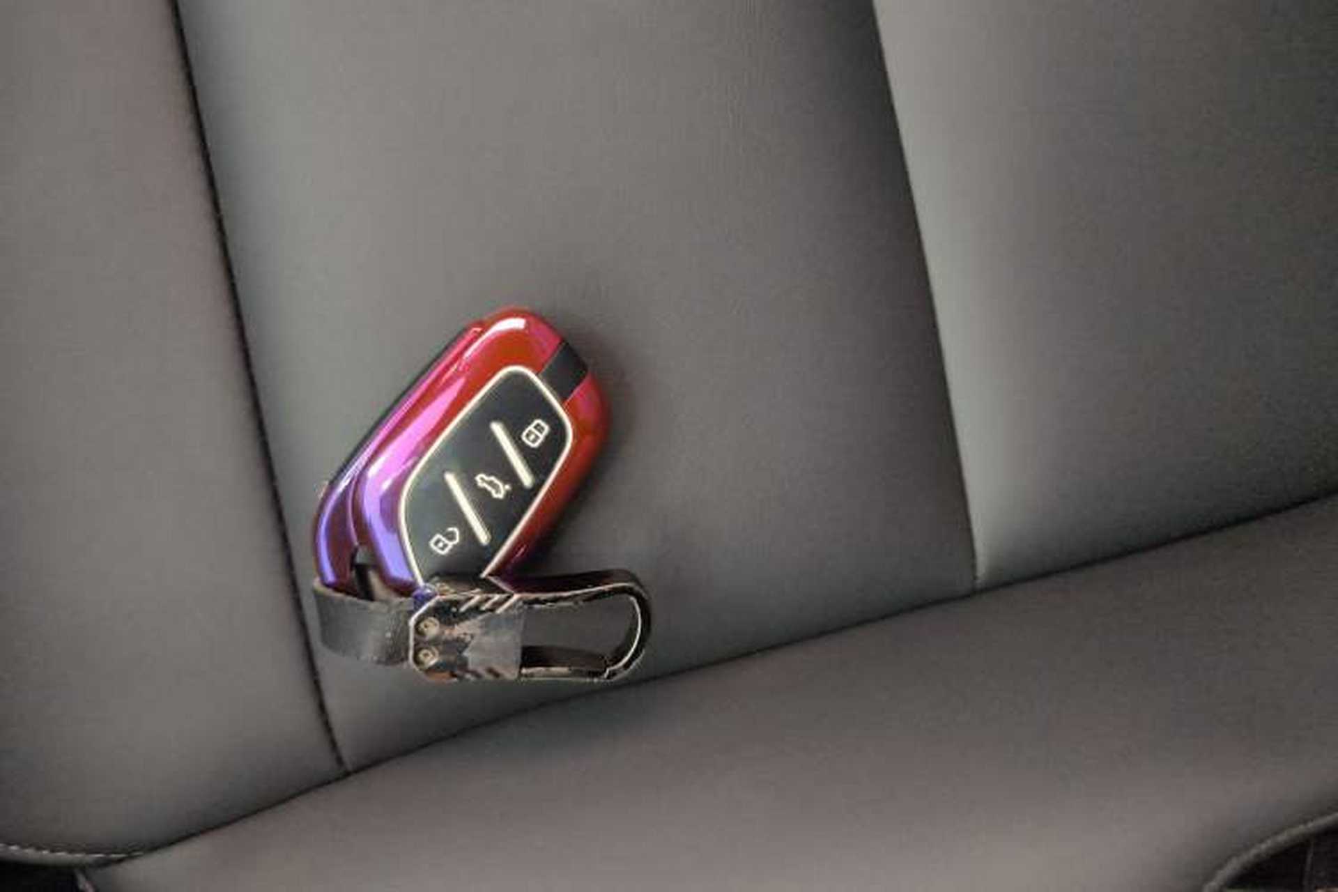 Used MG 4 EV 2022 425 km Luxury Edition Vehicle Key