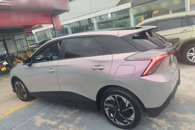 Used MG 4 EV 2022 425 km Luxury Edition Exterior 3