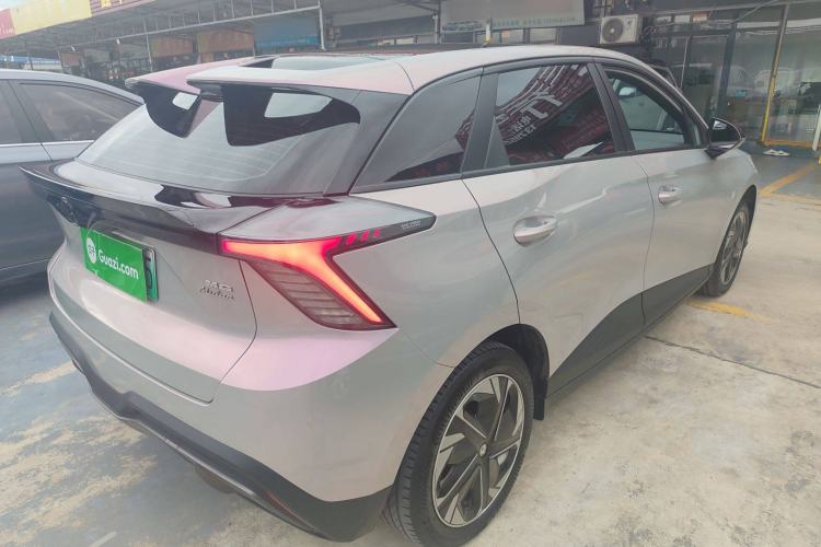 Used MG 4 EV 2022 425 km Luxury Edition Exterior 5