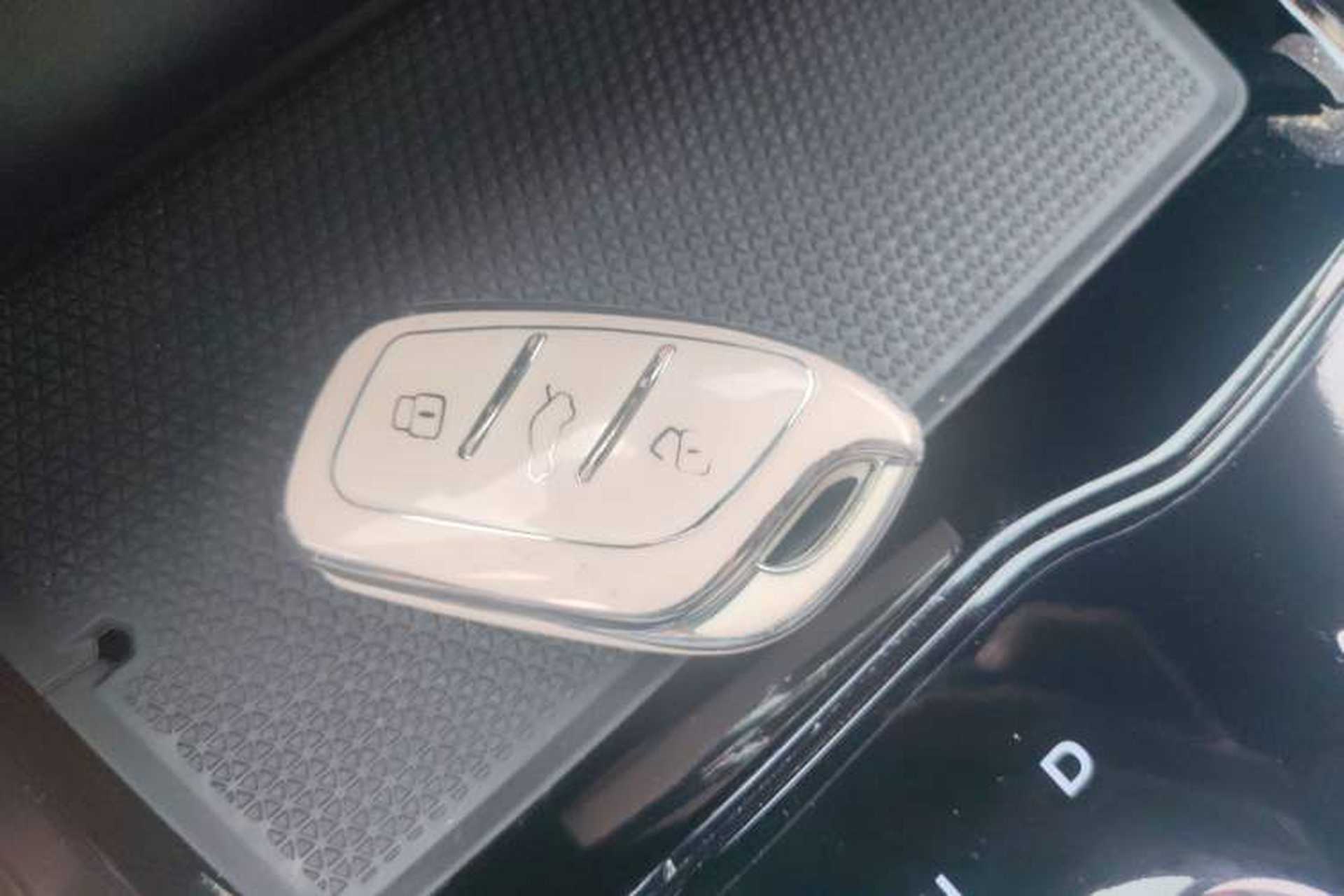 Used MG 4 EV 2022 425 km Luxury Edition Interior 1