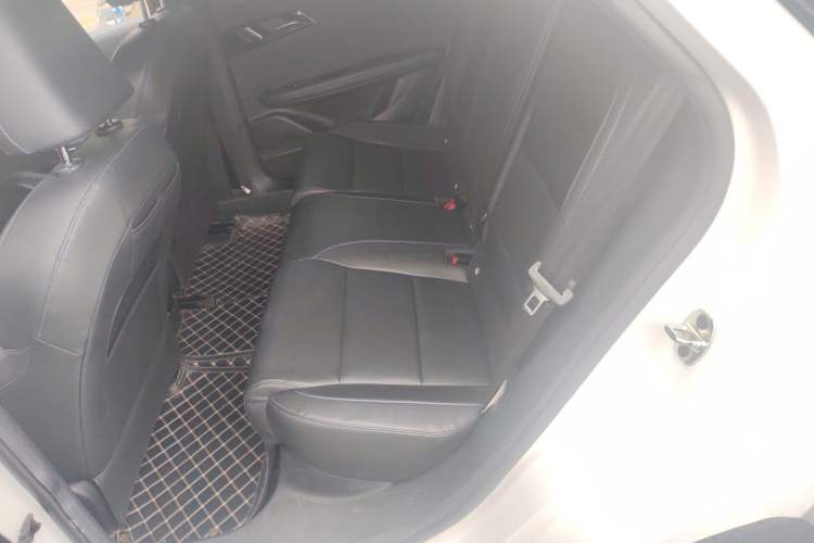 Used MG 4 EV 2022 425 km Luxury Edition Interior 4