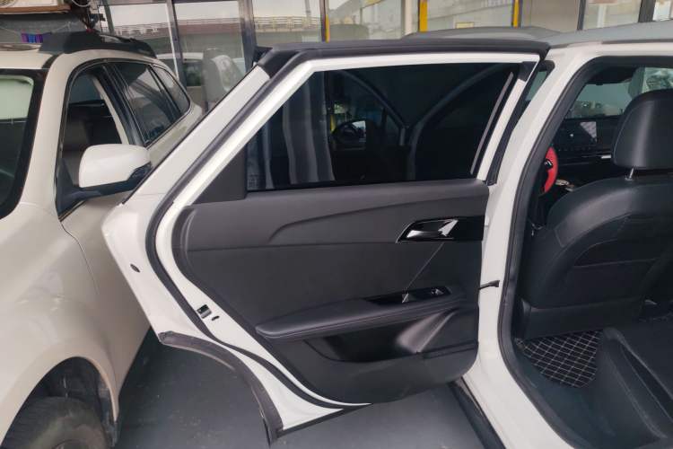 Used MG 4 EV 2022 425 km Luxury Edition Interior 8