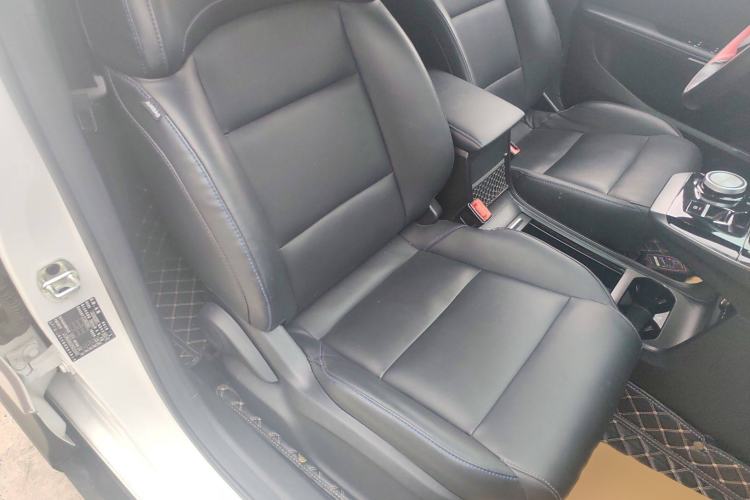 Used MG 4 EV 2022 425 km Luxury Edition Right Front Seat