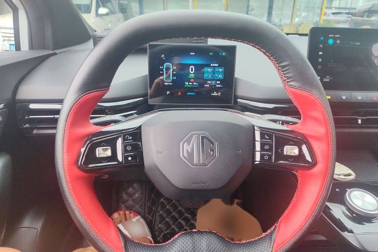 Used MG 4 EV 2022 425 km Luxury Edition Steering Wheel
