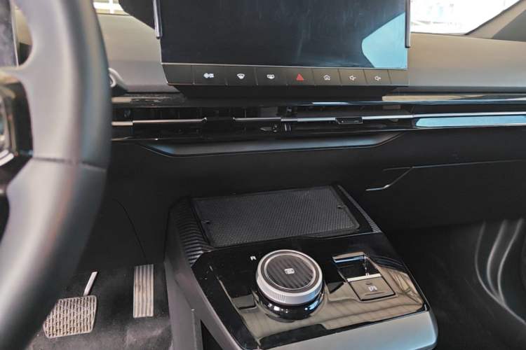 Used MG 4 EV 2022 425 km Luxury Edition Audio And AC Panel