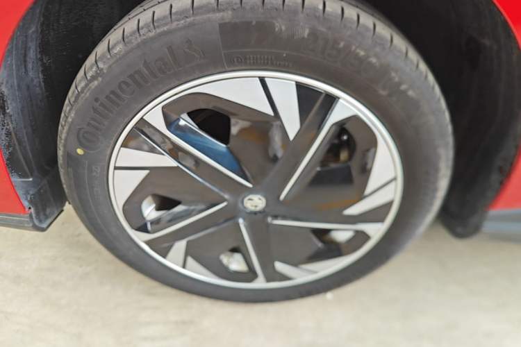 Used MG 4 EV 2022 425 km Luxury Edition Exterior 4