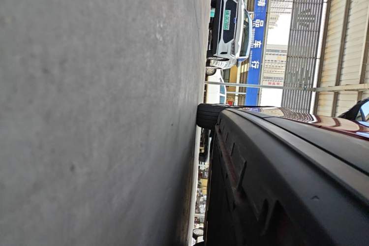 Used MG 4 EV 2022 425 km Luxury Edition Left Side Sill