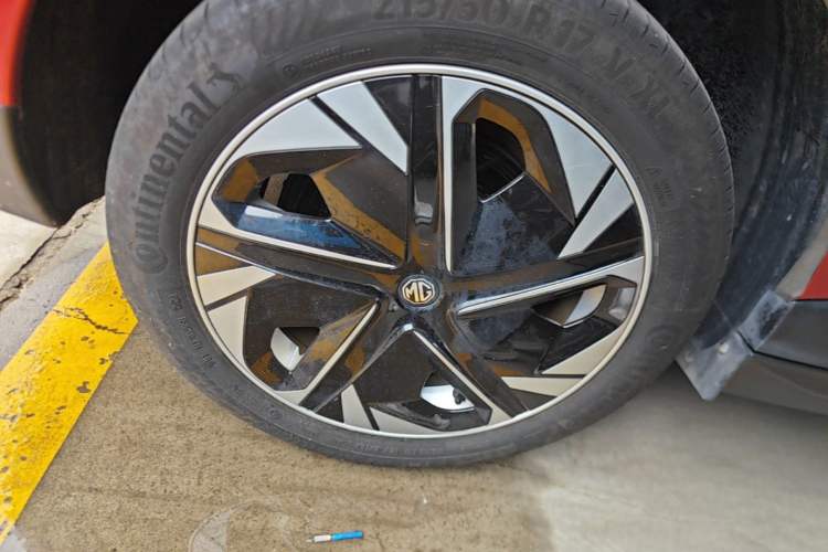 Used MG 4 EV 2022 425 km Luxury Edition Right Rear Wheel Hub