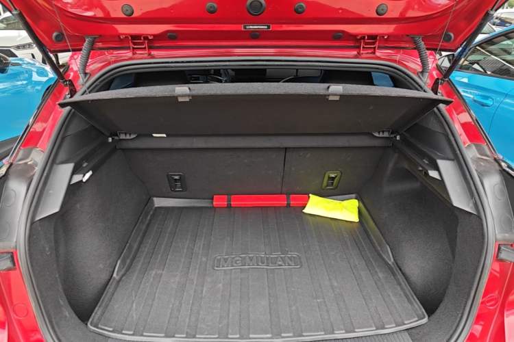 Used MG 4 EV 2022 425 km Luxury Edition Trunk