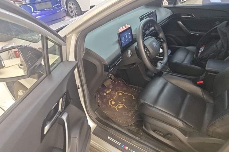 Used MG 4 EV 2022 520 km Luxury Edition Driver Seat