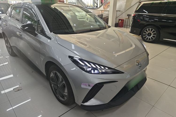 Used MG 4 EV 2022 520 km Luxury Edition Front Right 45 Deg