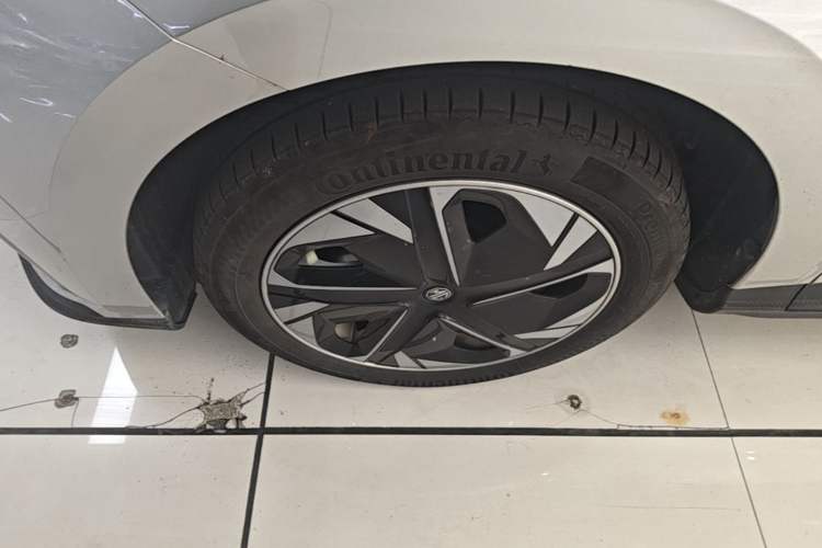 Used MG 4 EV 2022 520 km Luxury Edition Left Front Wheel Hub