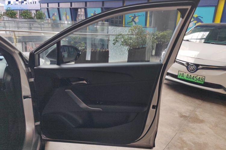 Used MG 4 EV 2022 520 km Flagship Edition Right Front Door Interior