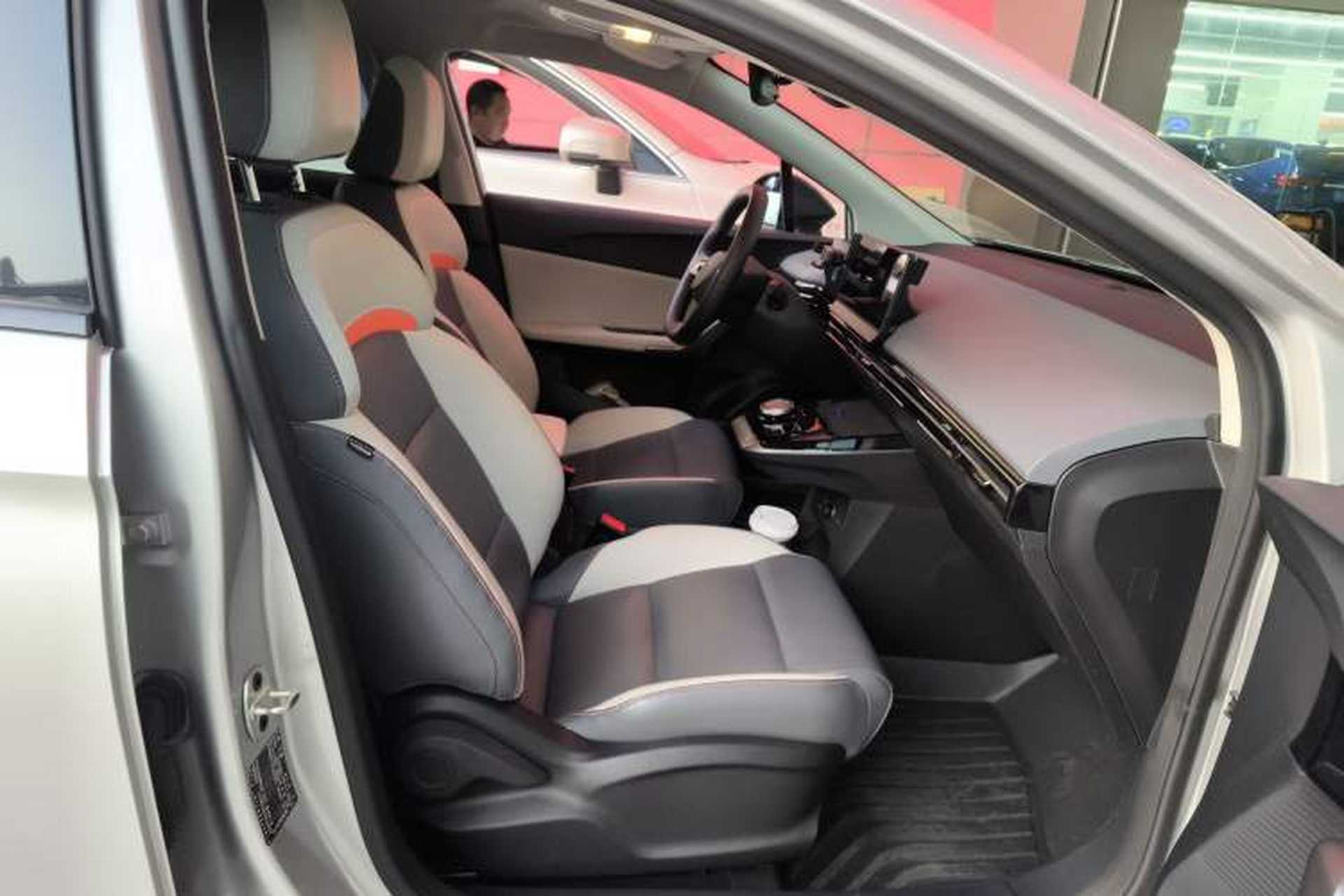 Used MG 4 EV 2022 425 km Flagship Edition Right Front Seat