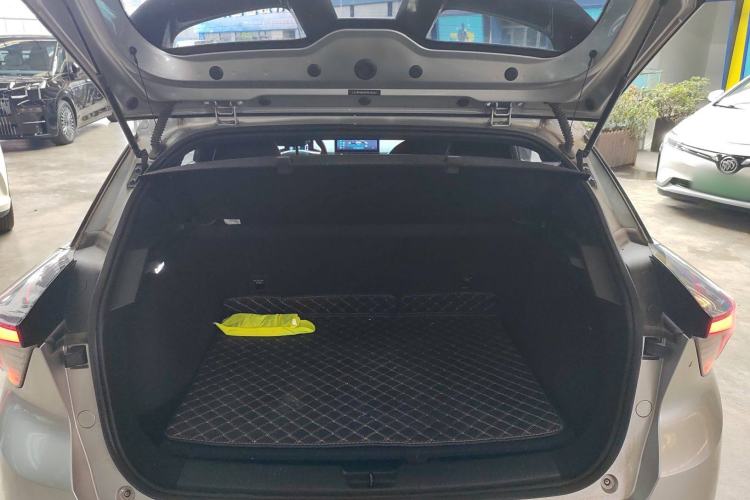 Used MG 4 EV 2022 520 km Flagship Edition Trunk