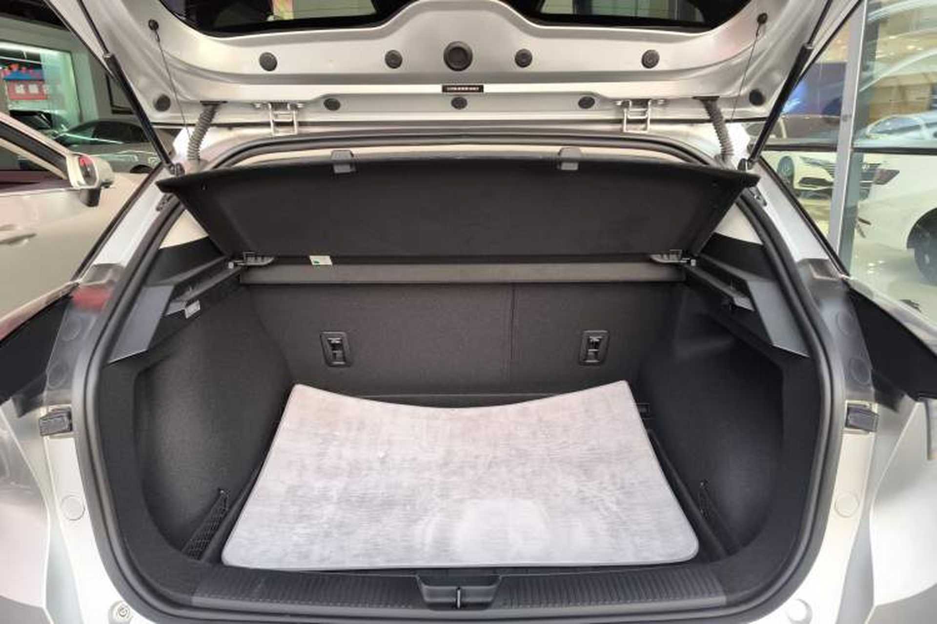 Used MG 4 EV 2022 425 km Flagship Edition Trunk