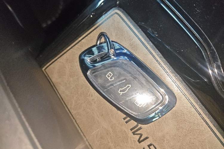 Used MG 4 EV 2022 520 km Luxury Edition Vehicle Key