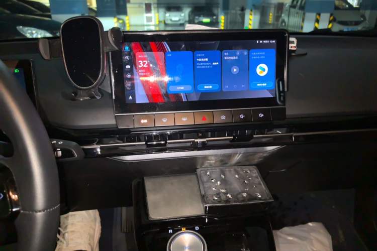 Used MG 4 EV 2022 520 km Luxury Edition Audio And AC Panel