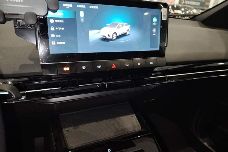 Used MG 4 EV 2022 425 km Luxury Edition Audio And AC Panel