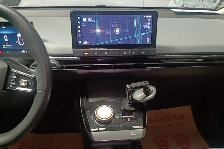 Used MG 4 EV 2022 425 km Luxury Edition Audio And AC Panel