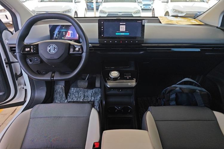 Used MG 4 EV 2022 425 km Luxury Edition Center Console