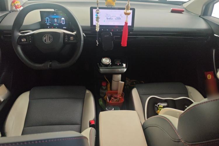 Used MG 4 EV 2022 425 km Luxury Edition Center Console