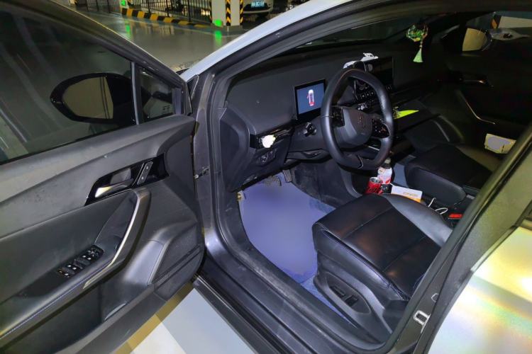 Used MG 4 EV 2022 520 km Luxury Edition Driver Seat