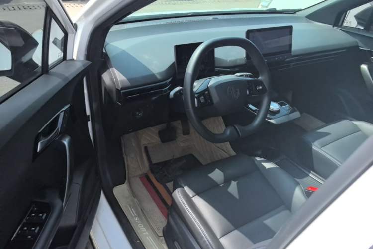 Used MG 4 EV 2022 425 km Luxury Edition Driver Seat