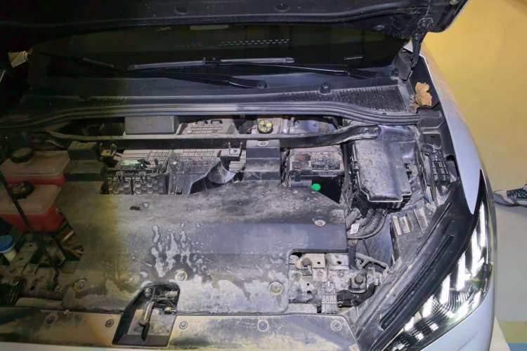Used MG 4 EV 2022 520 km Luxury Edition Engine Bay Left