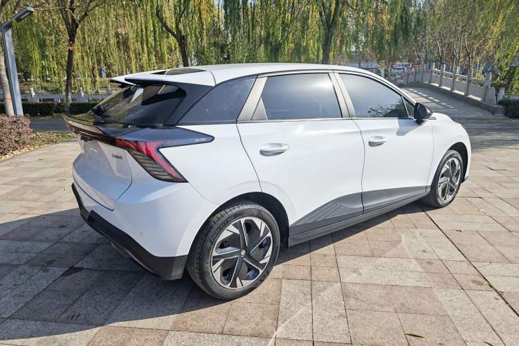 Used MG 4 EV 2022 425 km Luxury Edition Exterior 4