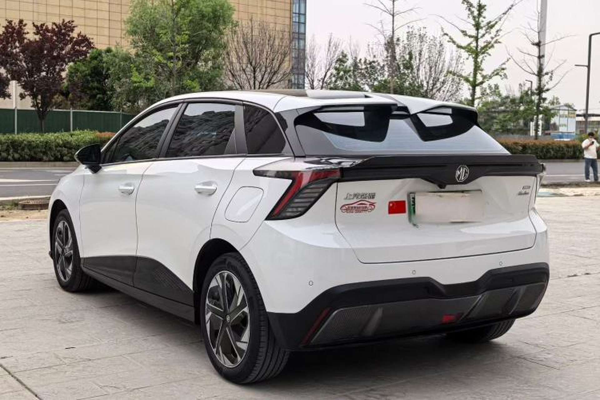 Used MG 4 EV 2022 425 km Luxury Edition Exterior 5