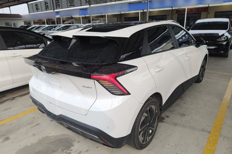 Used MG 4 EV 2022 425 km Luxury Edition Exterior 5