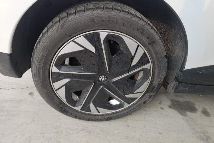 Used MG 4 EV 2022 425 km Luxury Edition Exterior 8