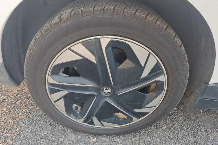 Used MG 4 EV 2022 425 km Luxury Edition Exterior 8