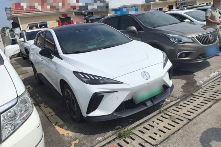 Used MG 4 EV 2022 425 km Luxury Edition Front Right 45 Deg