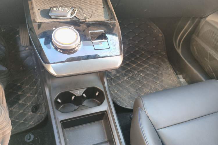Used MG 4 EV 2022 425 km Luxury Edition Gear Lever