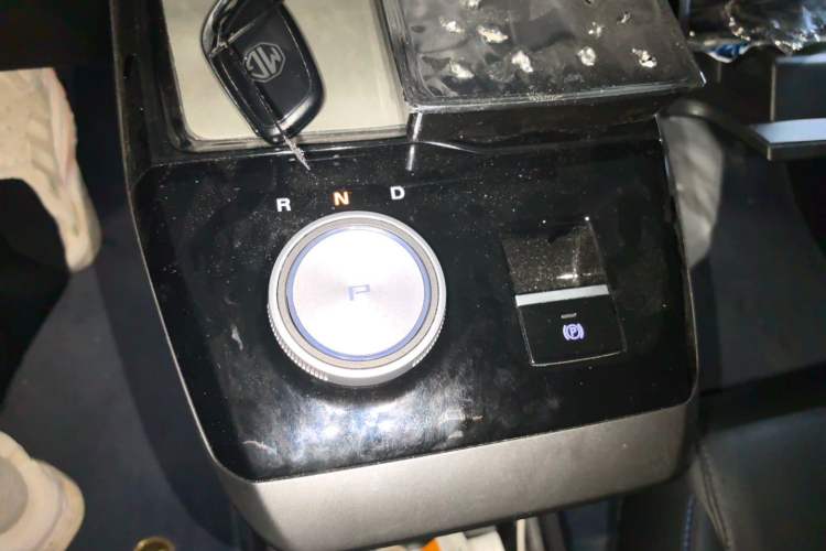 Used MG 4 EV 2022 520 km Luxury Edition Gear Lever