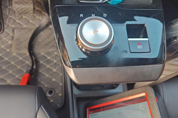 Used MG 4 EV 2022 425 km Luxury Edition Gear Lever
